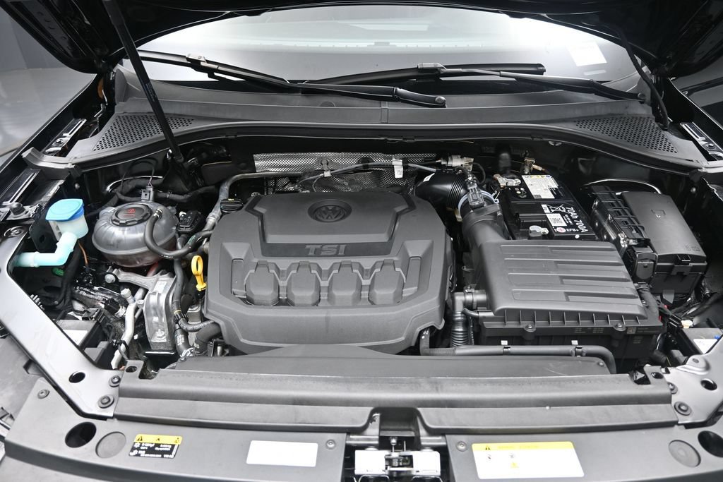Used 2024 Volkswagen Tiguan SEL R-Line AWD/4WD image 26