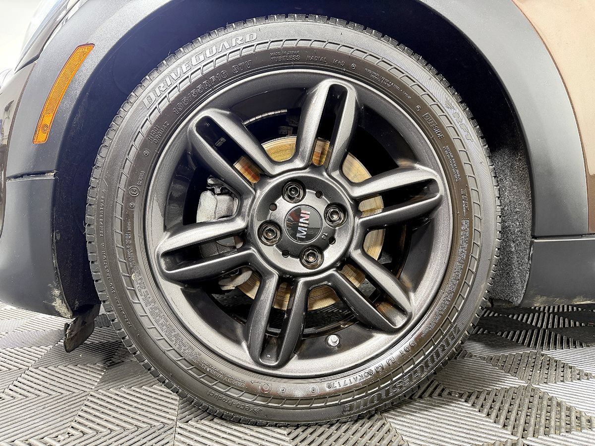 Used 2012 MINI Cooper Convertible FWD image 29
