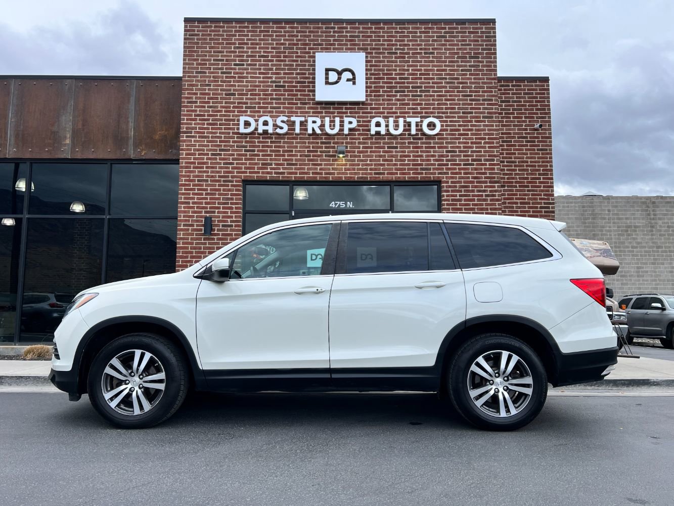 Used 2017 Honda Pilot EX-L image 3