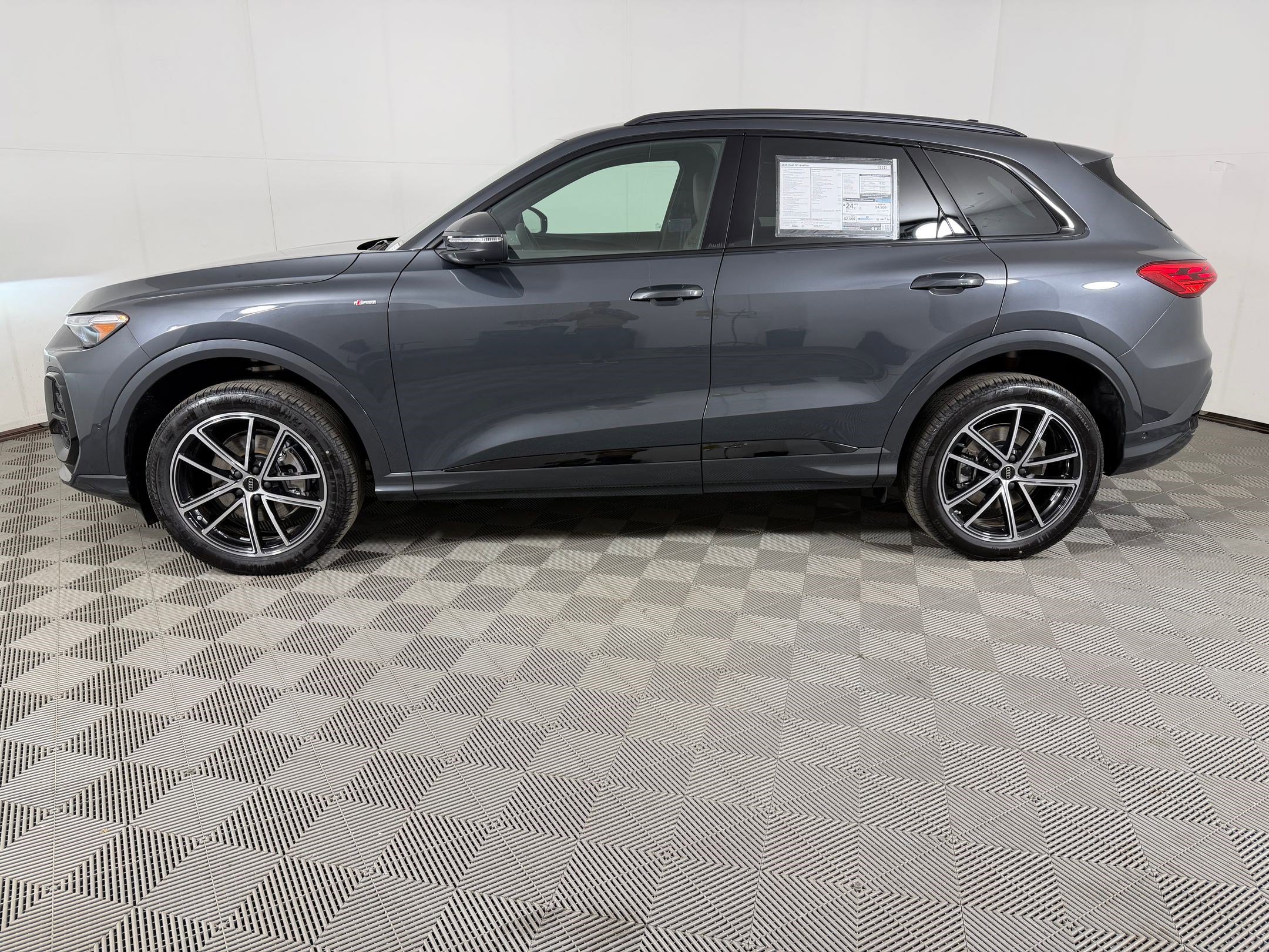 New 2026 Audi Q5 Premium AWD/4WD image 2