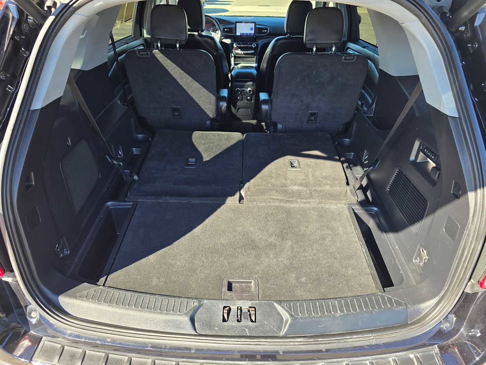 Used 2023 Ford Explorer Limited w/ Equipment Group 301A image 16