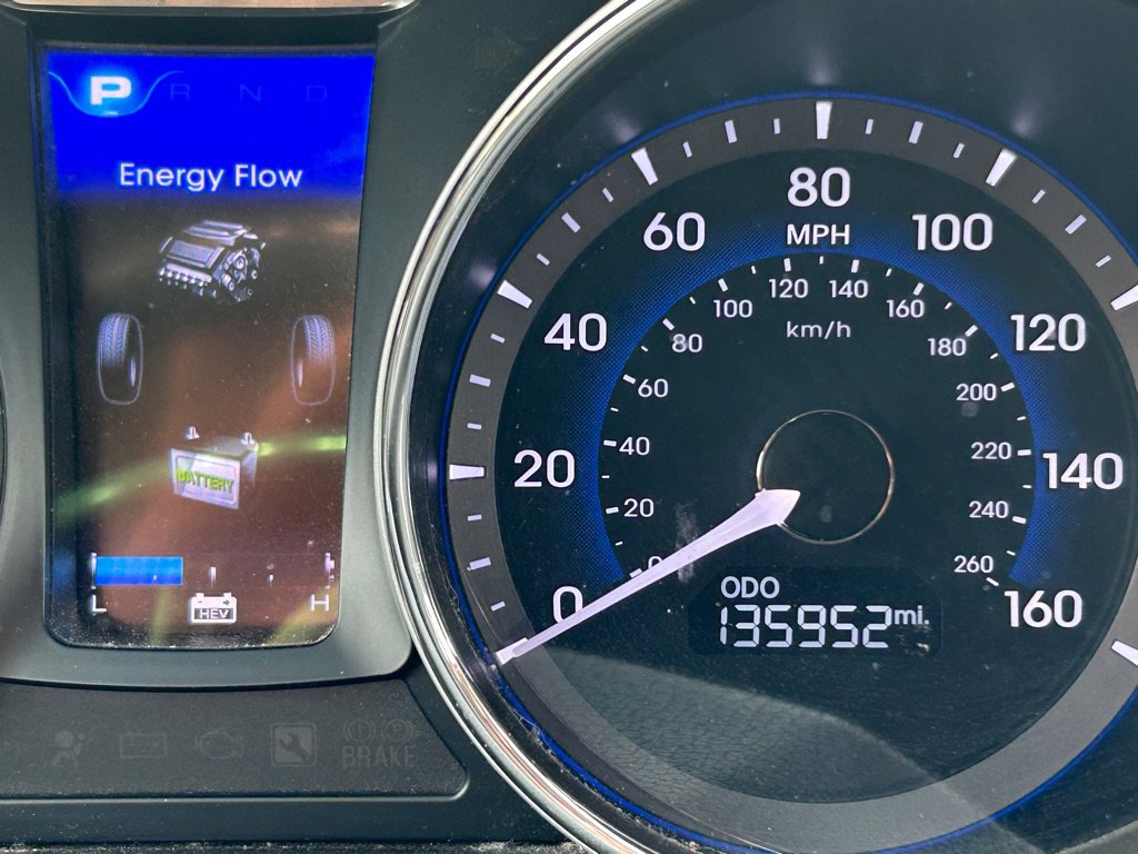 Used 2012 Hyundai Sonata Limited w/ Leather Pkg FWD image 14