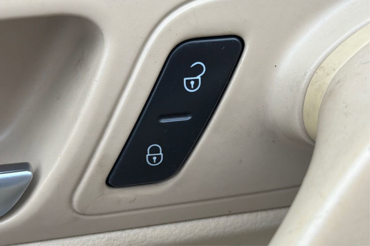 Used 2014 Volkswagen CC Sport image 35