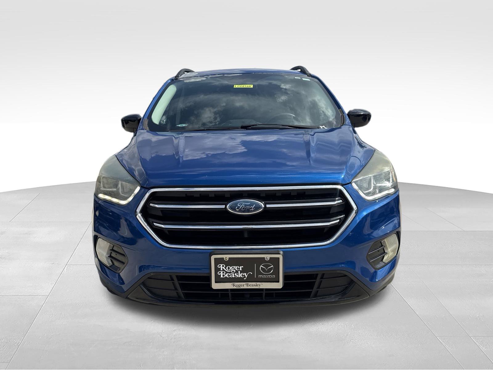 Used 2017 Ford Escape SE w/ Equipment Group 201A FWD image 2