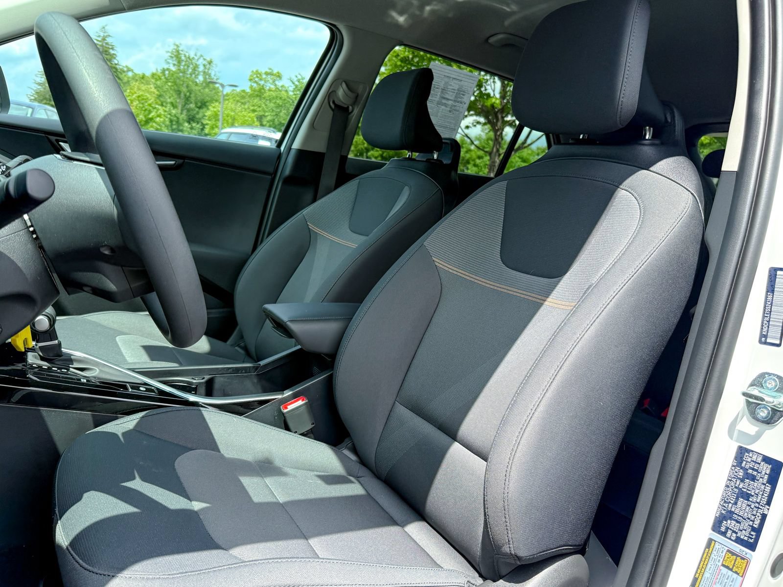 Certified 2025 Kia Niro LX FWD image 15