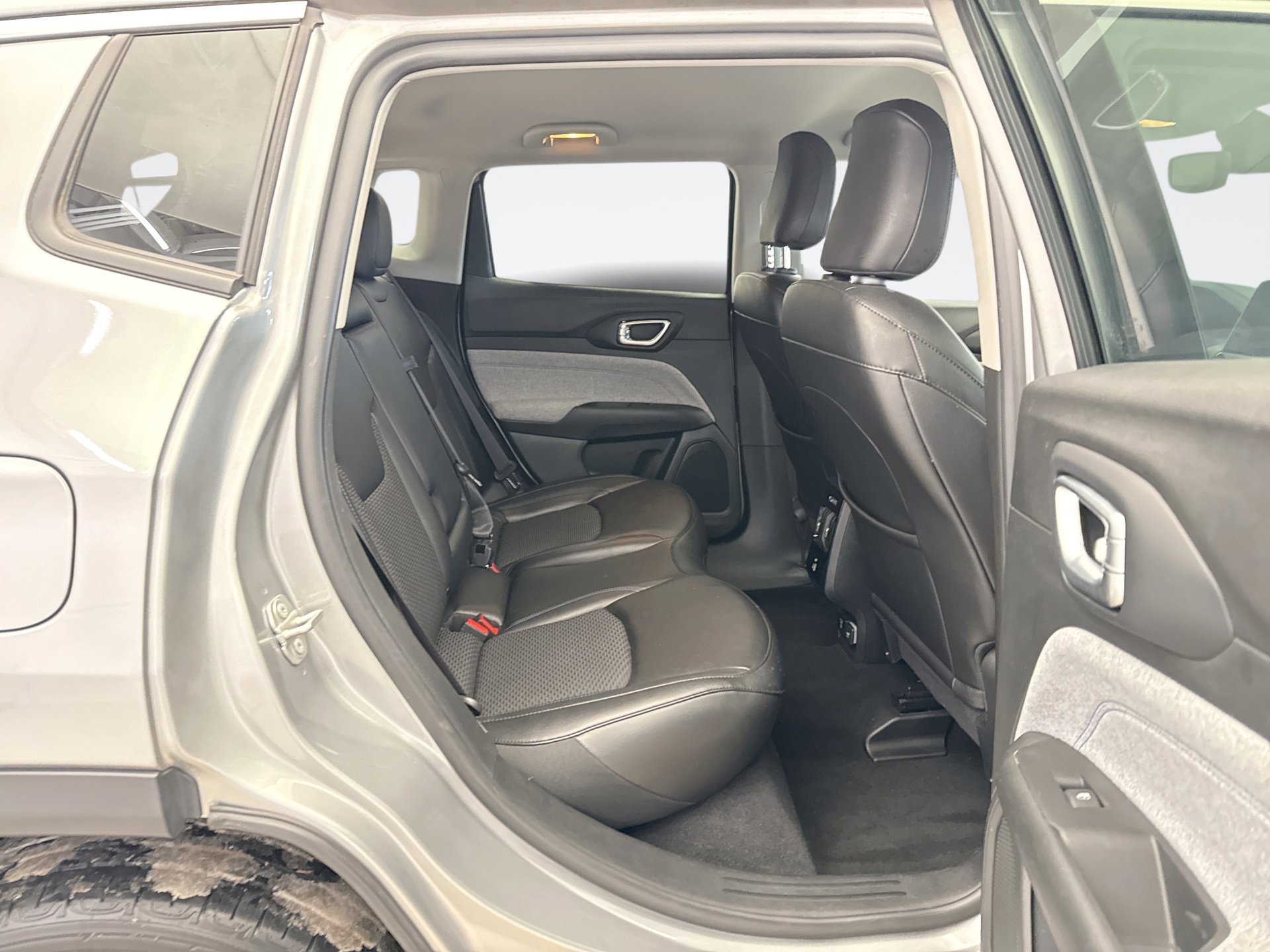 Used 2022 Jeep Compass Latitude w/ Convenience Group image 17