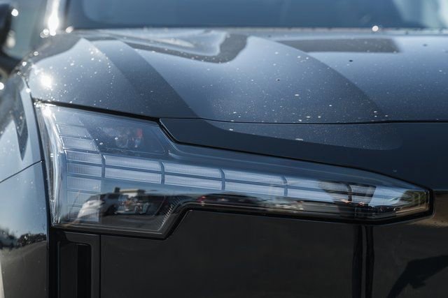 New 2026 Volvo EX30 Ultra w/ Protection Package image 12