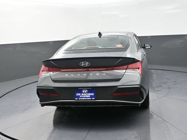Used 2026 Hyundai Elantra SEL Sport Premium FWD image 9