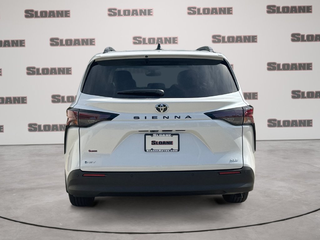 New 2026 Toyota Sienna XLE FWD image 4