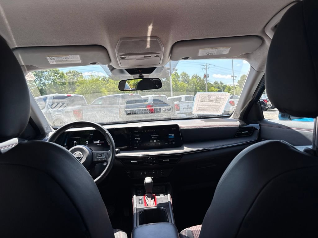 Used 2025 Nissan Kicks SR AWD/4WD image 16