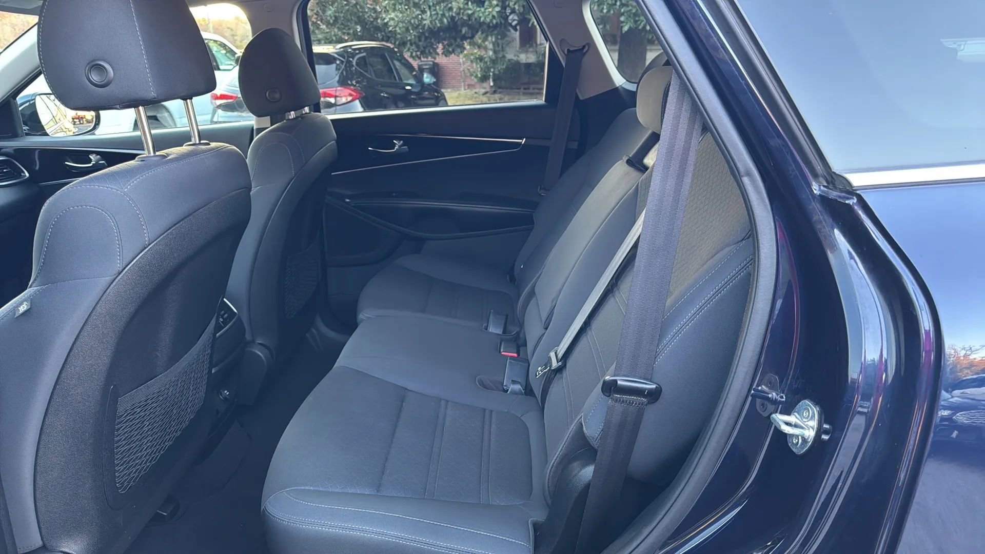 Used 2020 Kia Sorento LX w/ LX I4 Convenience Package image 11