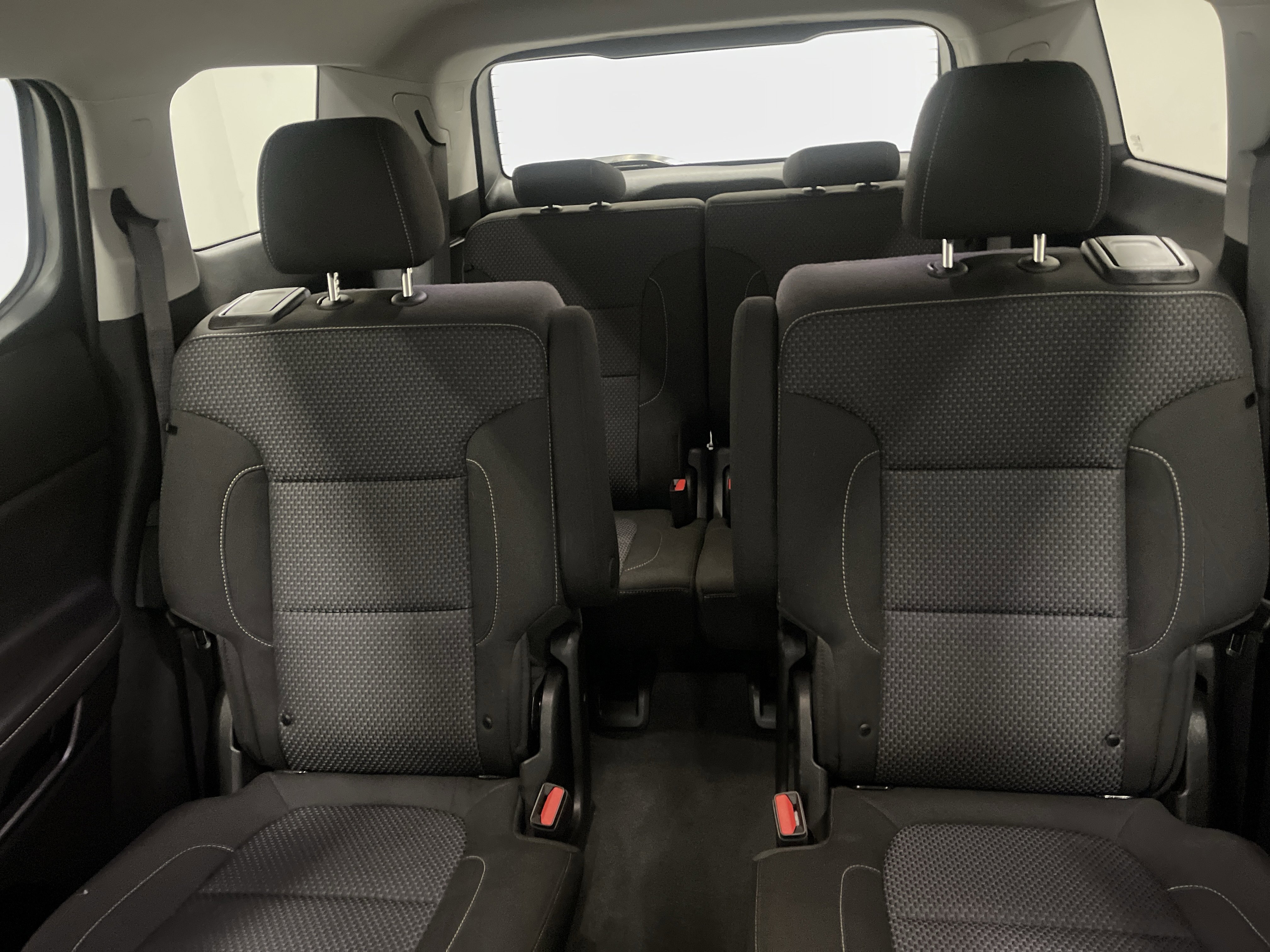 Used 2023 GMC Acadia SLE image 11