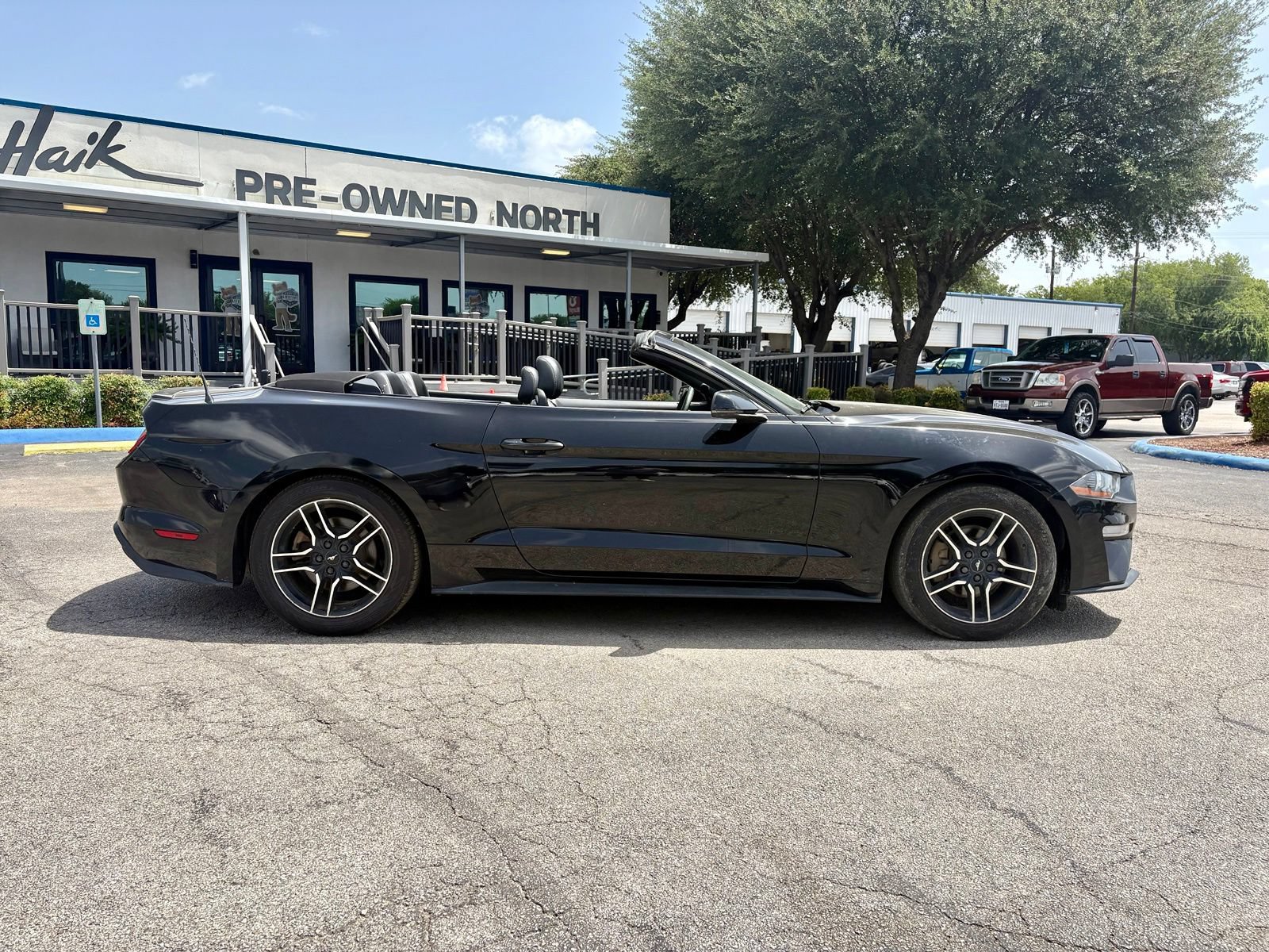 Used 2018 Ford Mustang Premium w/ Equipment Group 201A RWD image 2