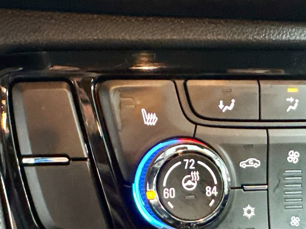 Used 2019 Buick Encore Essence AWD/4WD image 18