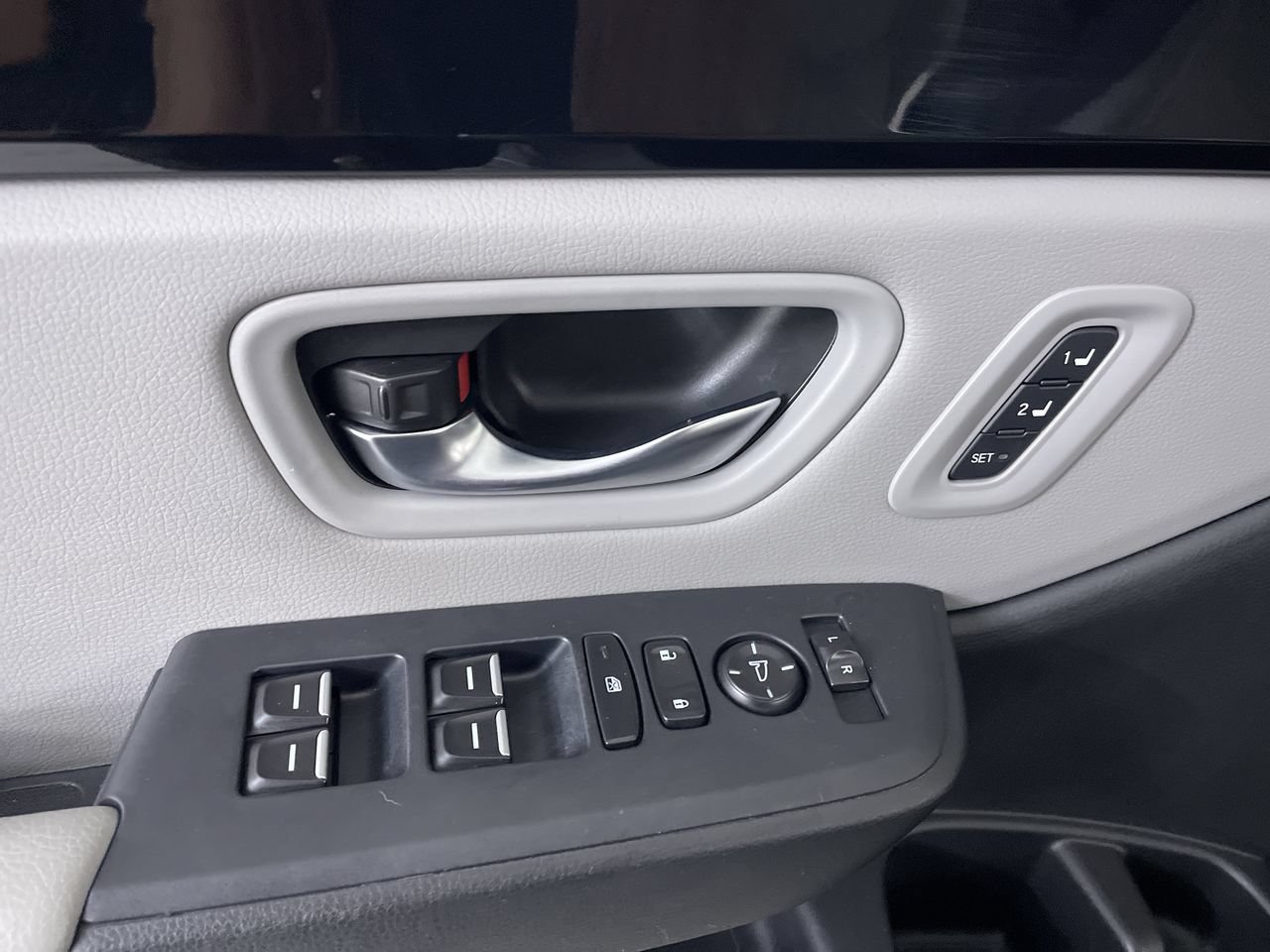 Used 2023 Honda Pilot EX-L image 11