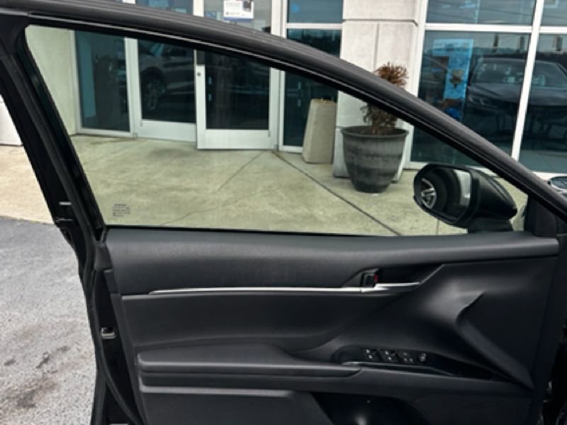 Used 2018 Toyota Camry SE image 12