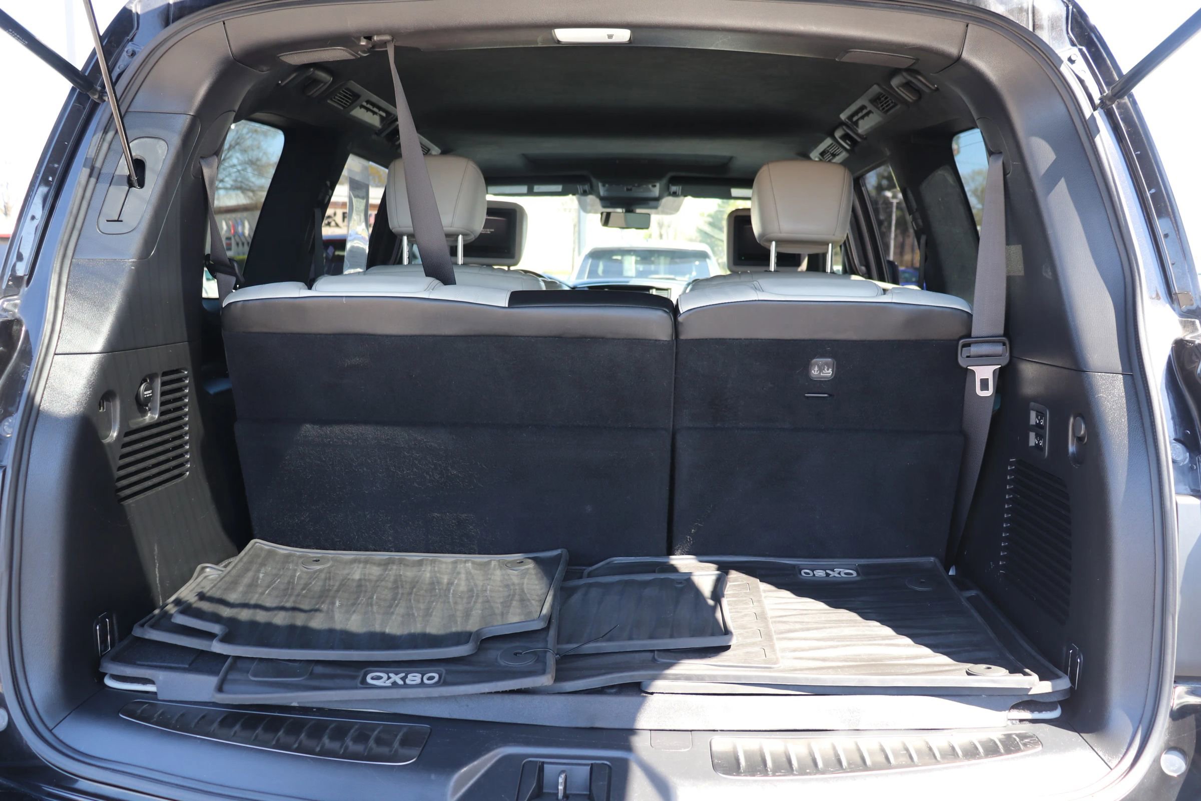 Used 2019 INFINITI QX80 Limited w/ All-Season Package image 15