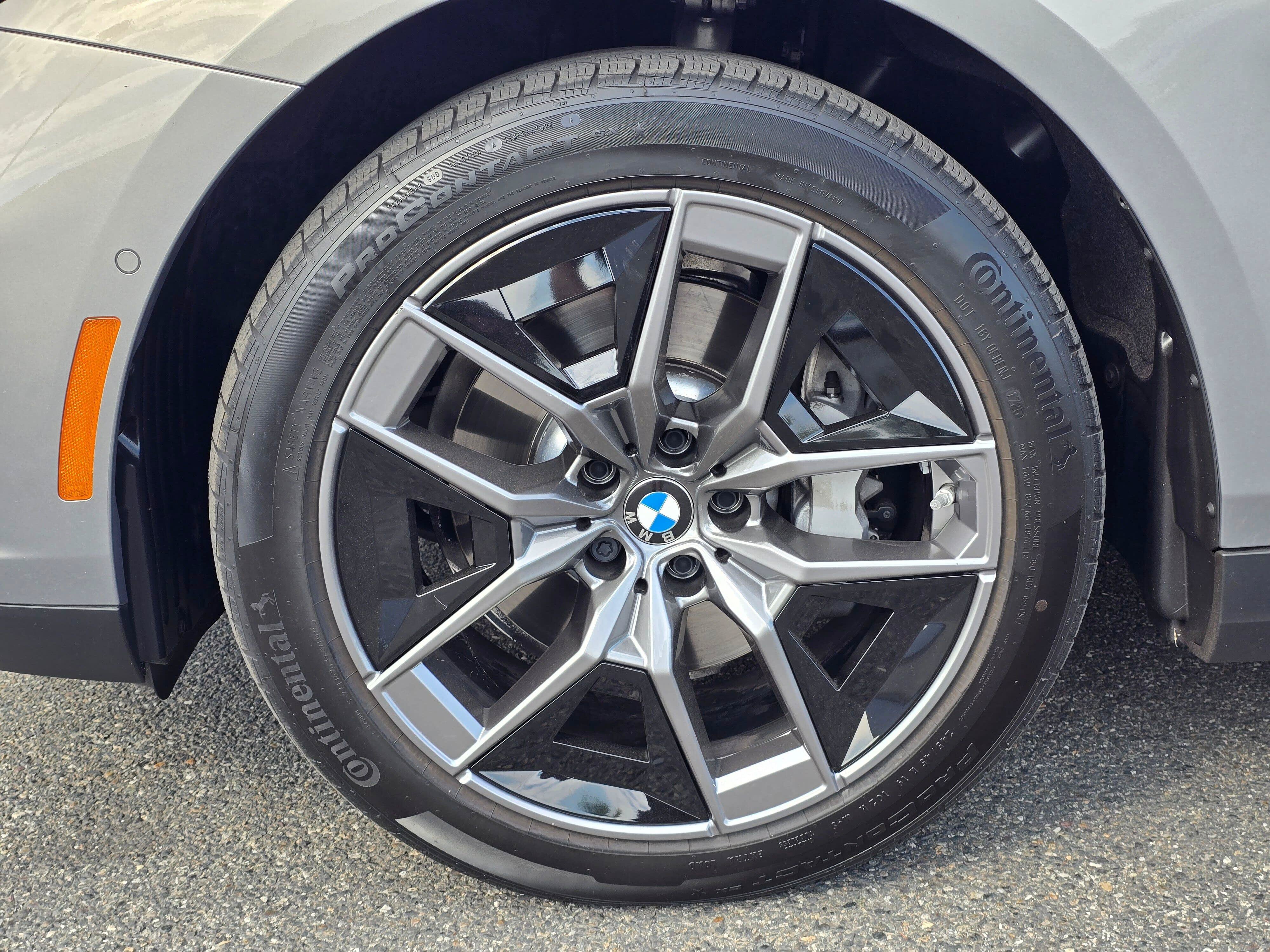 Certified 2026 BMW 530i xDrive w/ Premium Package AWD/4WD image 8