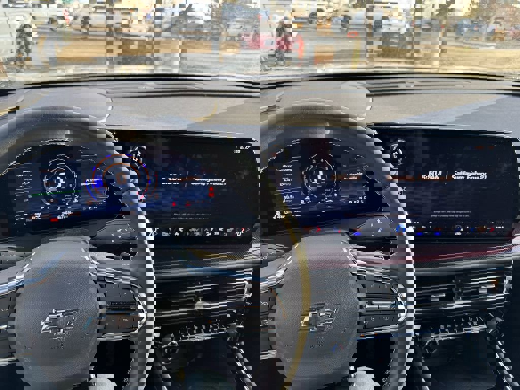 Used 2025 Chevrolet Traverse Z71 image 8