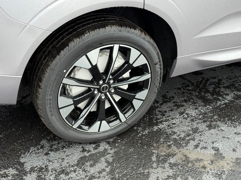 New 2026 Volvo XC60 T8 Plus AWD/4WD image 4