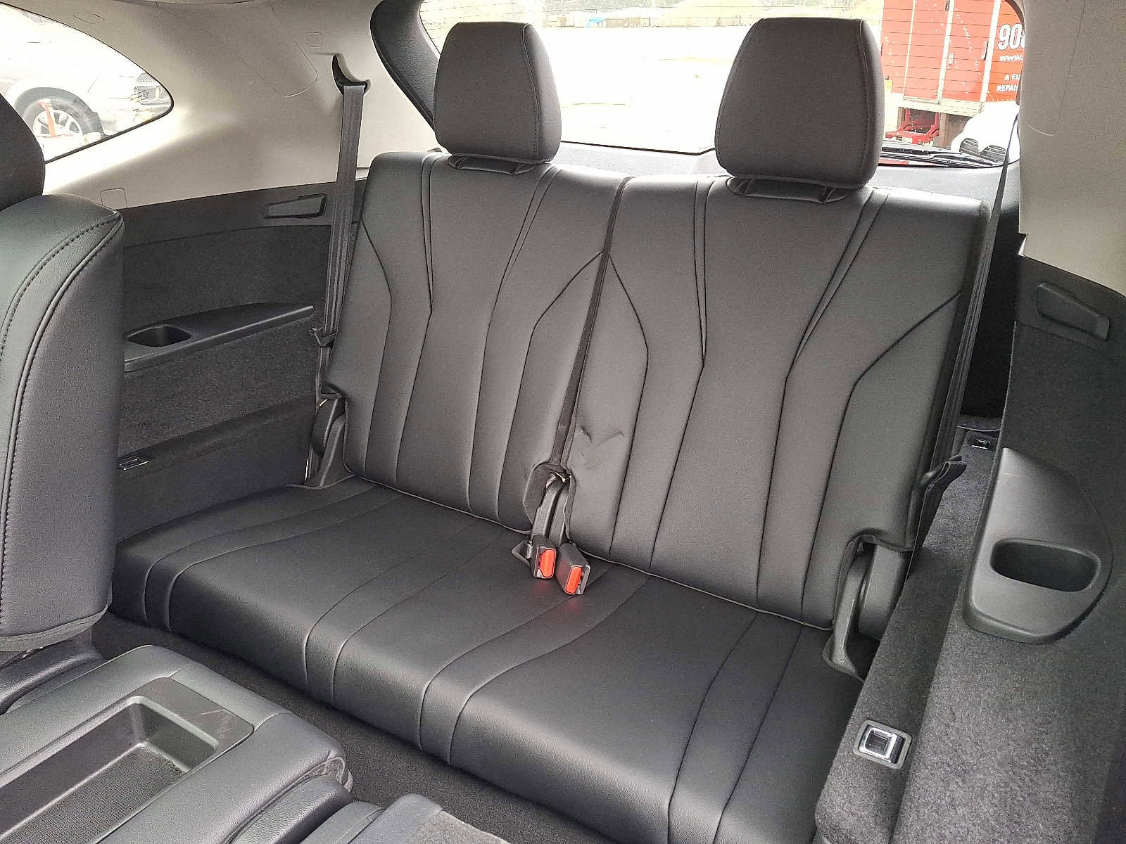 Used 2023 Acura MDX SH-AWD image 11