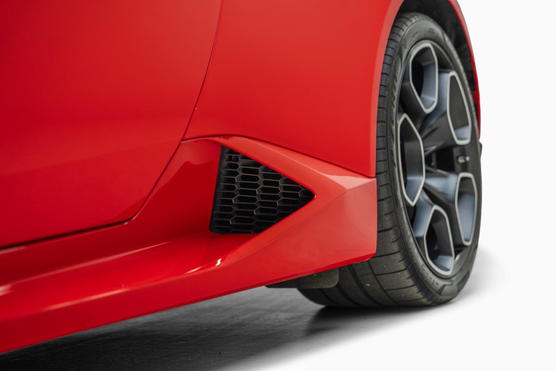 Used 2016 Lamborghini Huracan LP 580-2 RWD image 18