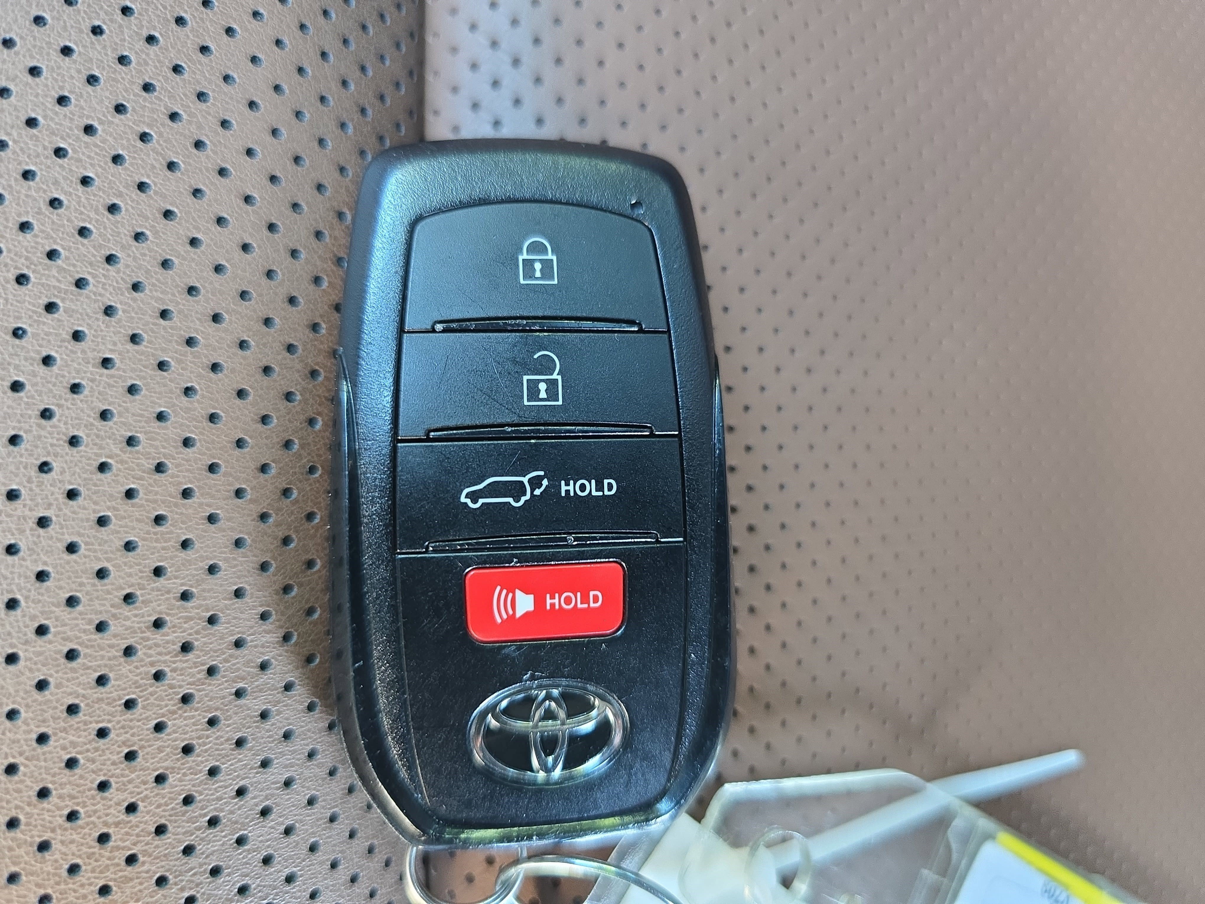 Used 2025 Toyota Crown Signia w/ Advanced Technology Package AWD/4WD image 37