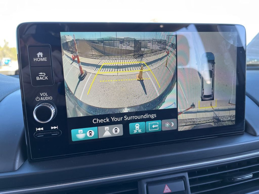 Used 2025 Honda Pilot Elite image 24