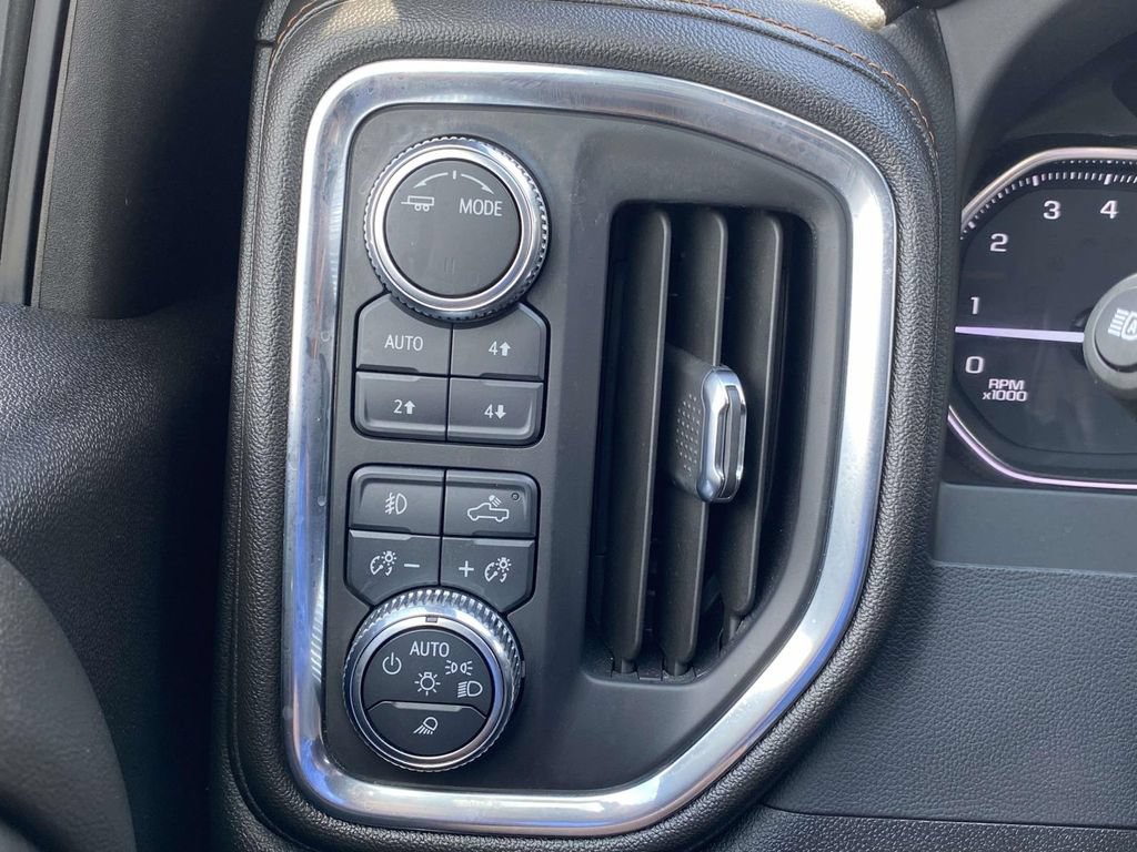 Used 2023 GMC Sierra 2500 AT4 w/ AT4 Preferred Package AWD/4WD image 32