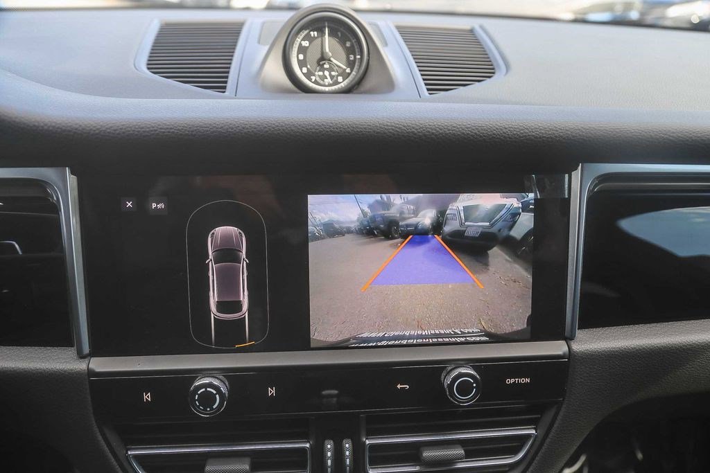 Used 2023 Porsche Macan Turbo AWD/4WD image 22