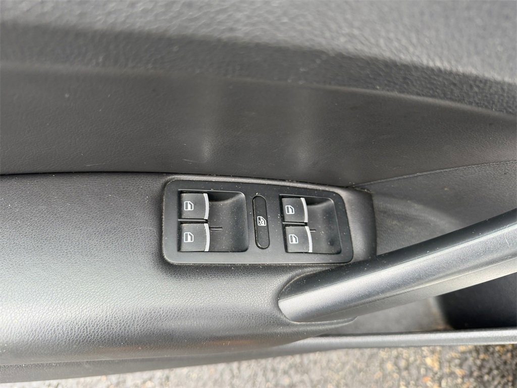 Used 2014 Volkswagen Passat TDI SE image 13