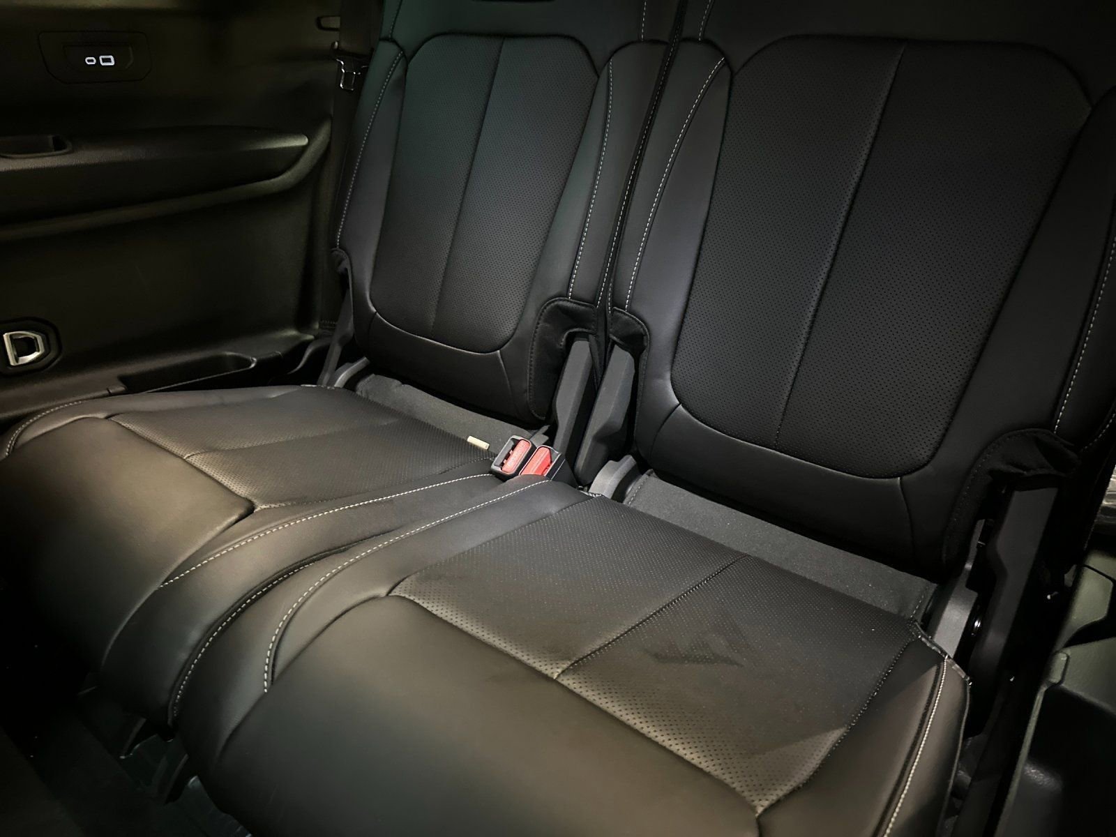 New 2025 Jeep Grand Cherokee L Limited w/ Luxury Tech Group II image 14