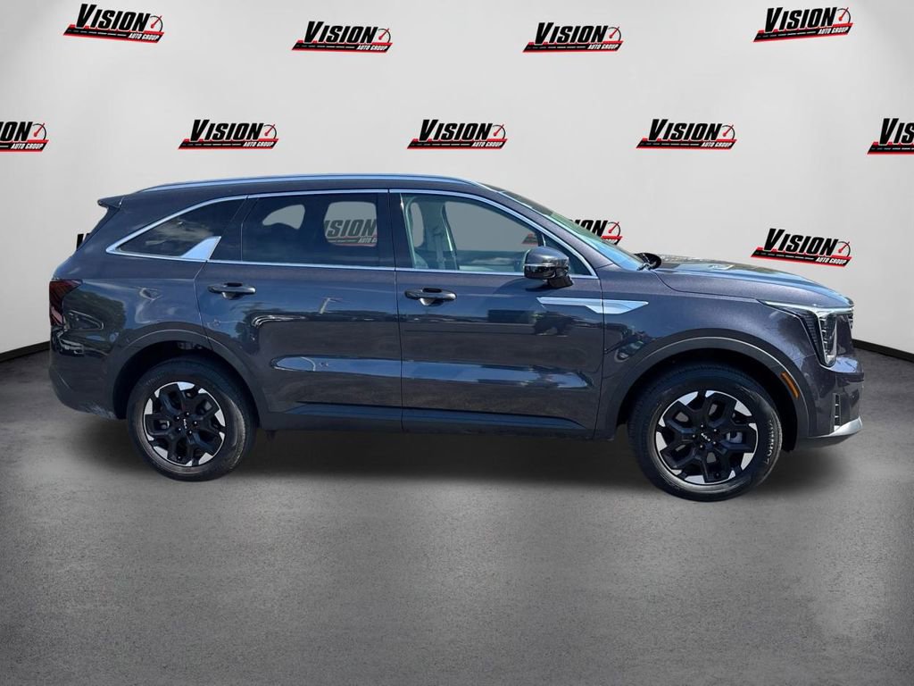 Certified 2025 Kia Sorento S image 4