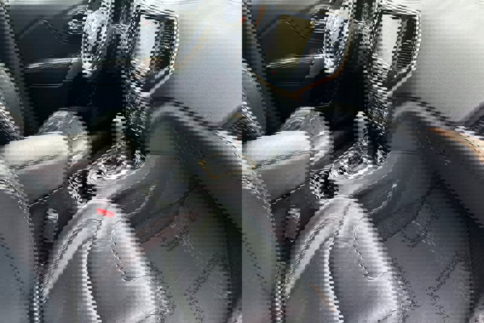 Used 2017 Jeep Cherokee High Altitude image 17