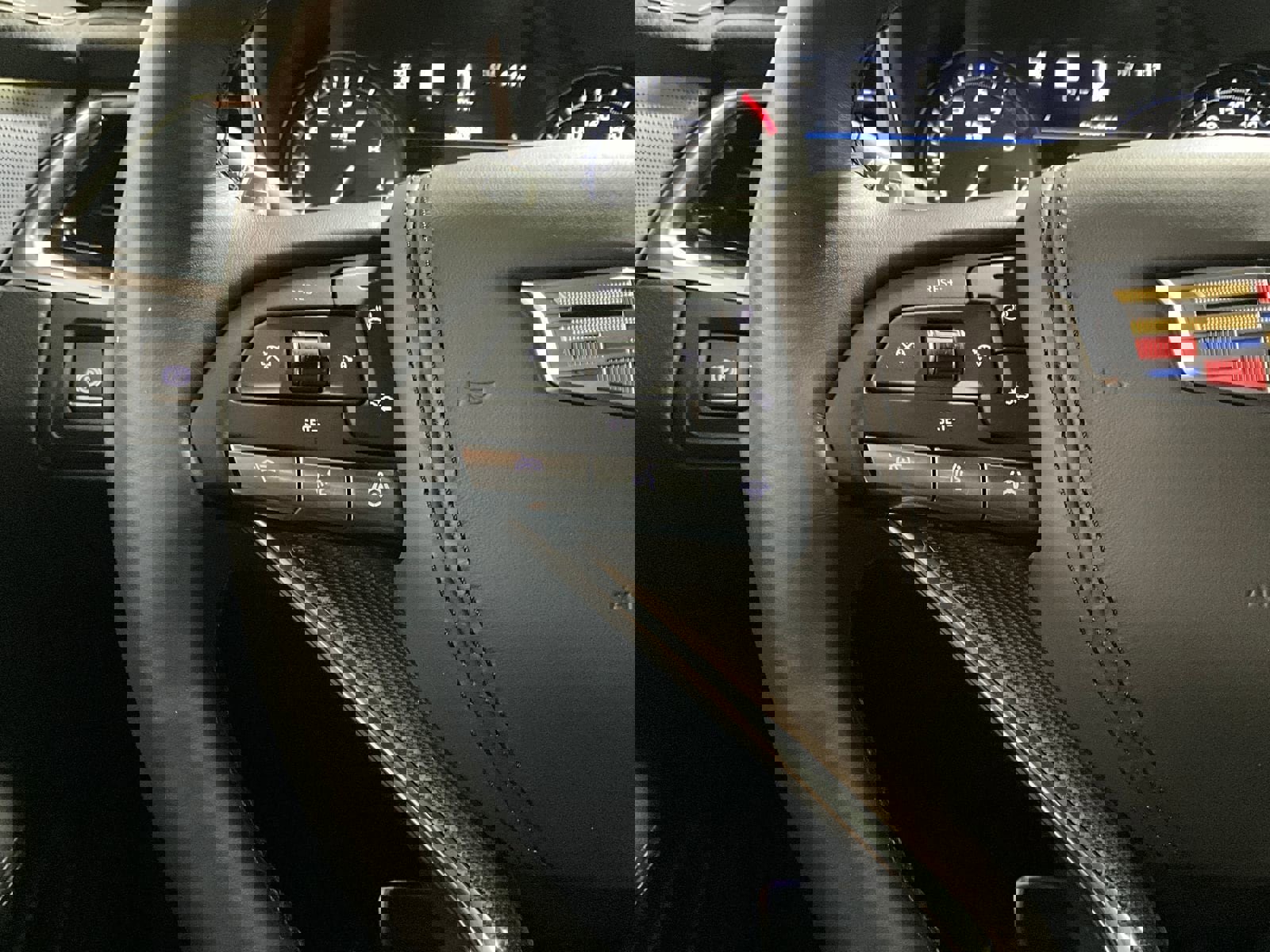 Used 2023 Cadillac XT6 Sport w/ Platinum Package image 16