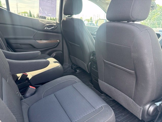 Used 2023 GMC Acadia SLE w/ Driver Convenience Package FWD image 29