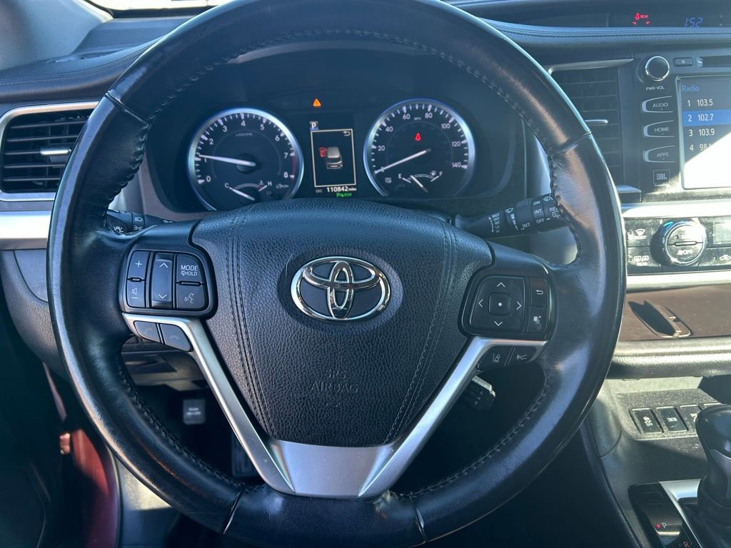 Used 2017 Toyota Highlander Limited image 26
