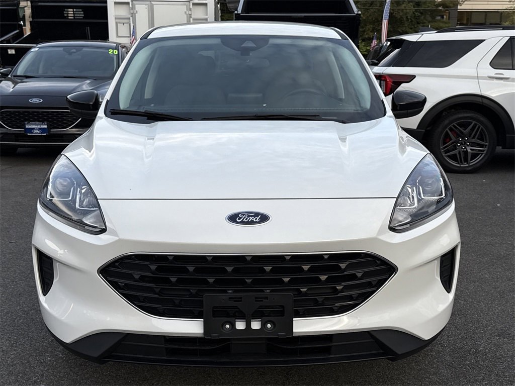 Used 2022 Ford Escape SE w/ SE Sport Appearance Package image 9