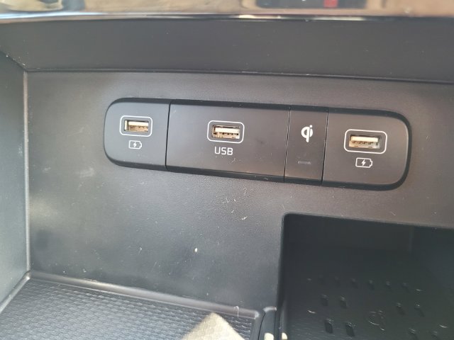 Used 2024 Kia Carnival SX FWD image 24
