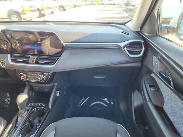 Used 2025 Chevrolet TrailBlazer LT AWD/4WD image 24