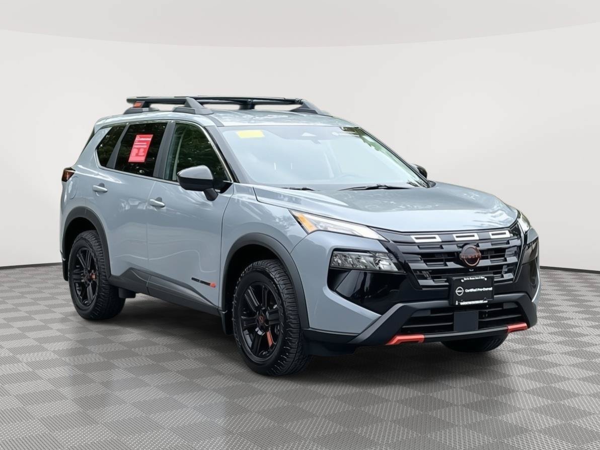 Certified 2025 Nissan Rogue SV AWD/4WD image 3