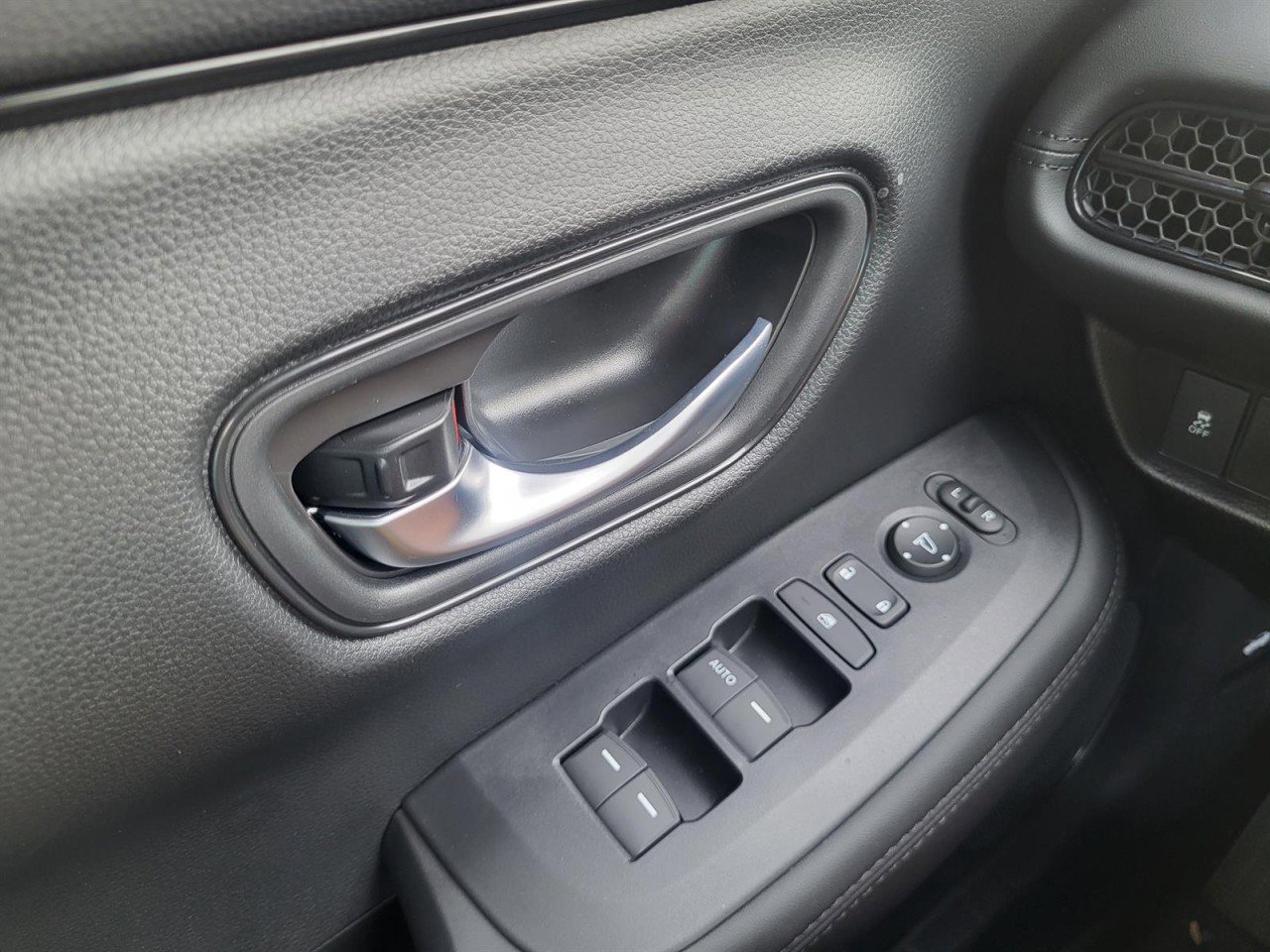 New 2026 Honda HR-V LX image 18