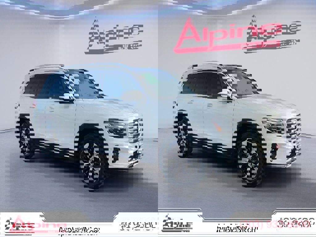 Used 2025 Mercedes-Benz GLB 250 4MATIC image 7