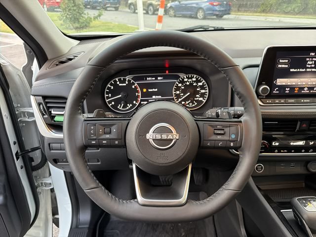 Used 2023 Nissan Rogue SV w/ SV Premium Package FWD image 24