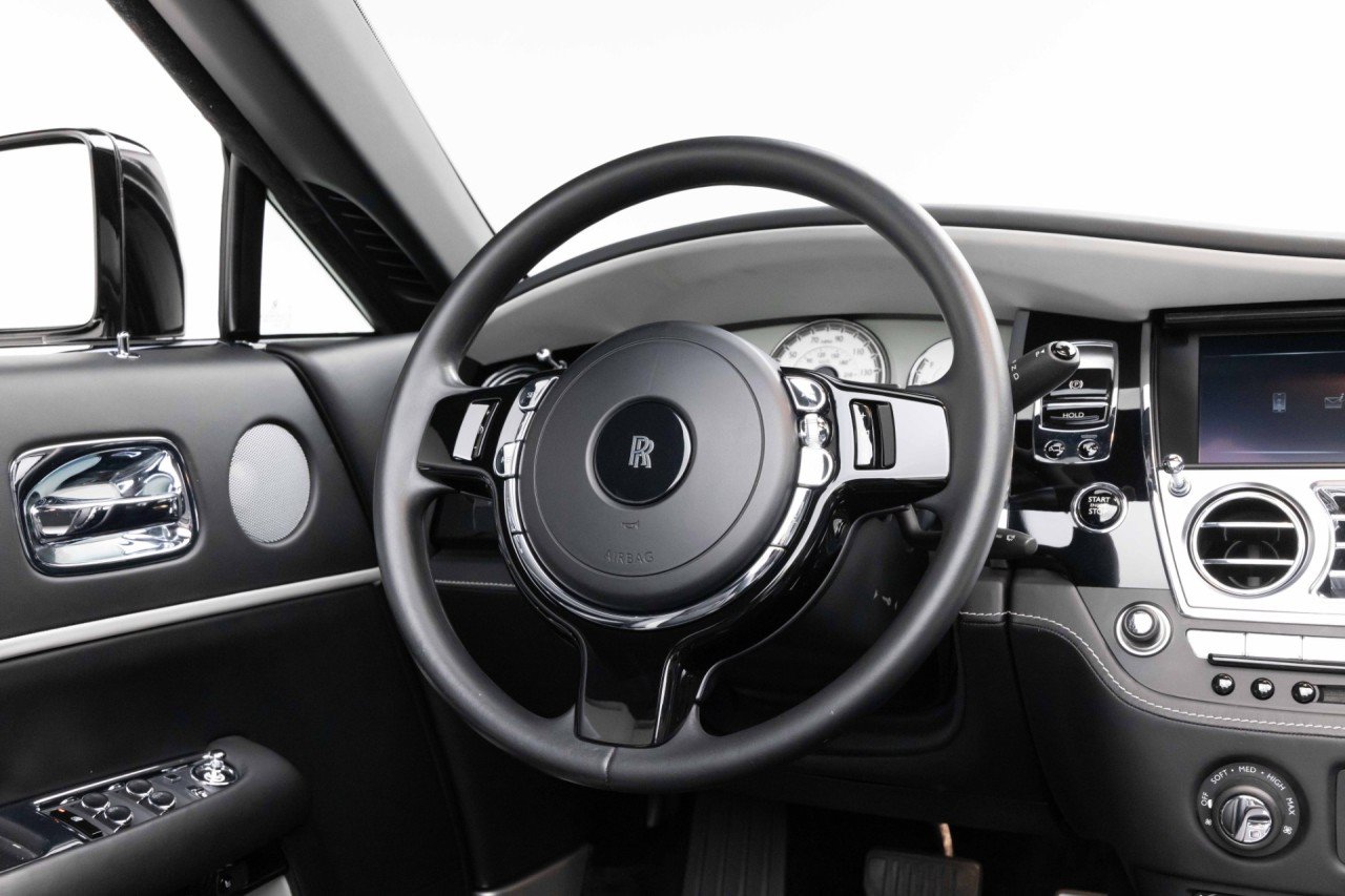 Used 2019 Rolls-Royce Dawn RWD image 10