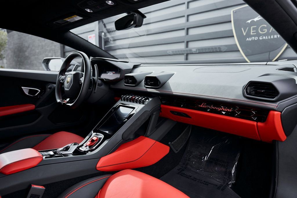 Used 2023 Lamborghini Huracan EVO image 43