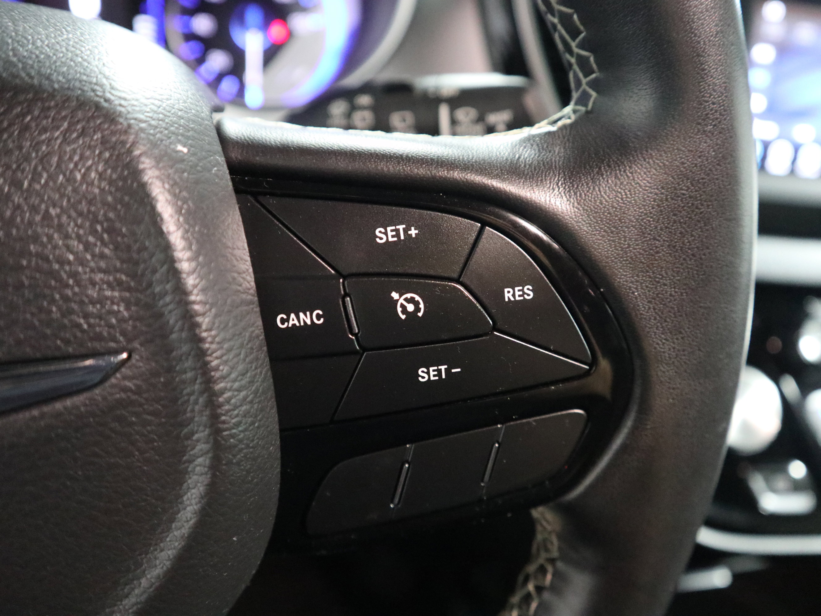 Used 2020 Chrysler Pacifica Touring w/ S Appearance Package image 28