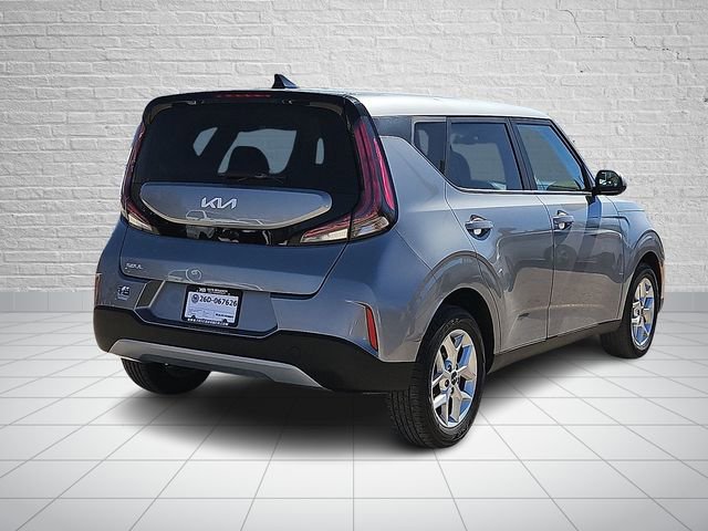Used 2023 Kia Soul LX w/ Option Group 015 FWD image 4