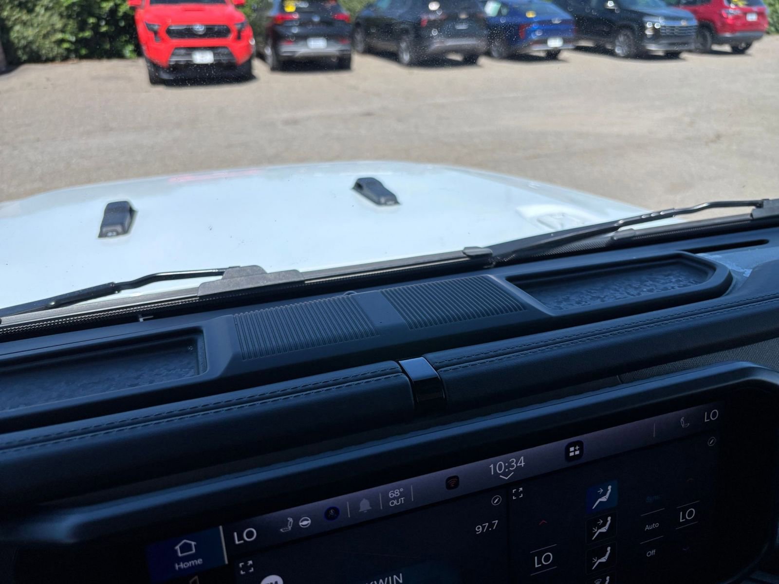 Used 2025 Jeep Wrangler Unlimited Sahara AWD/4WD image 17