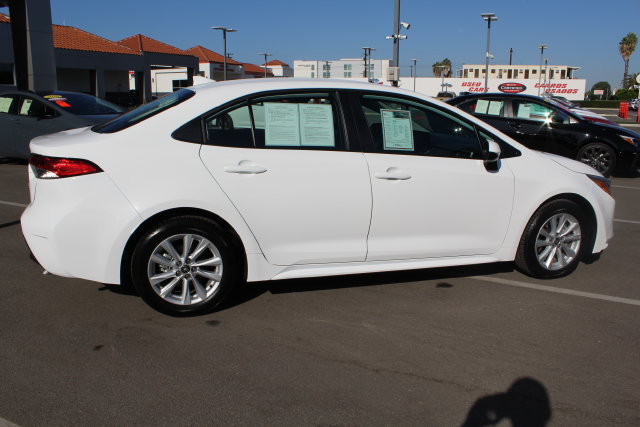 Certified 2026 Toyota Corolla LE w/ LE Premium Package FWD image 18